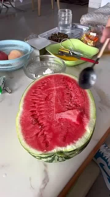 网恋女友吃瓜视频