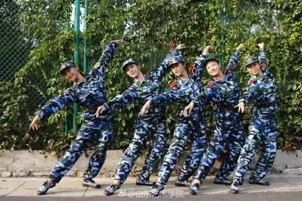 维坊军训跳舞吃瓜事件视频,校园热舞引发网络热议