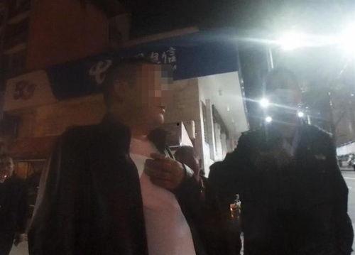 醉驾佯装吃瓜群众视频,视频曝光引发网友热议